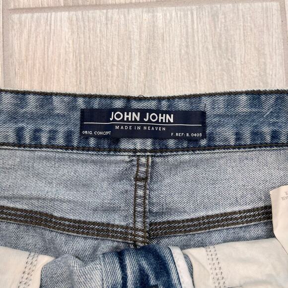 John John Women's 25 Distressed Denim Fringed Bottom Mini Skirt NWT - Picture 6 of 7